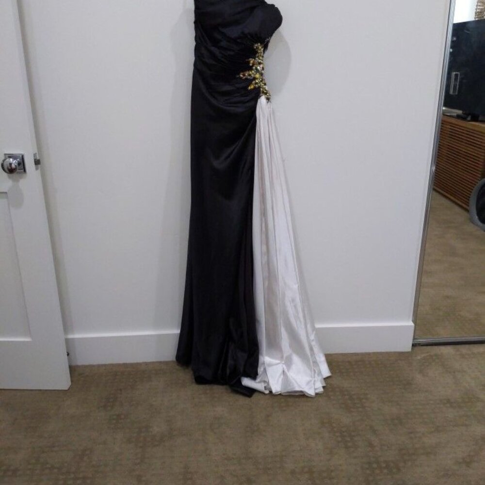 ANNY LEE Size Small Sequined Rhinestone Formal Prom Dress